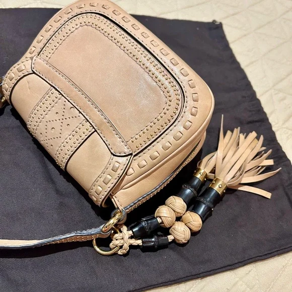 GUCCI
Leather Snaffle Bit Small Shoulder Bag Beige - Picture 10 of 17